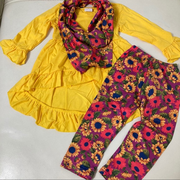 Boutique flower 🌺 Cute tunic scarf pant set - Picture 2 of 6